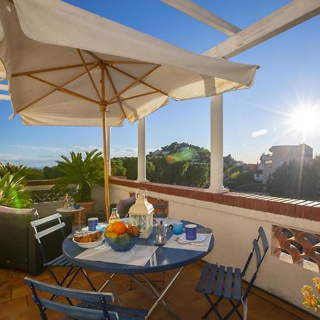 Villa Montlilin - Happy Rentals Вилафранк-сюр-Мер Екстериор снимка